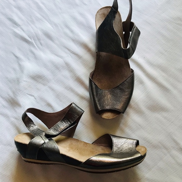 Dansko vera gold Metallic Sandals - Picture 3 of 12